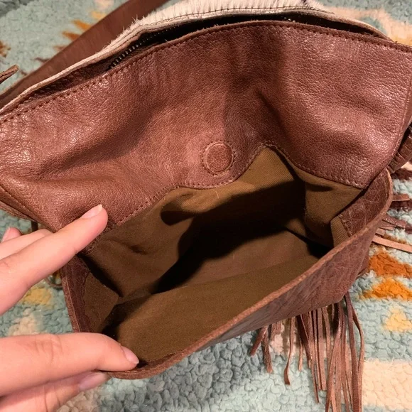 STS Ranchwear Cowhide Crossbody - Picture 5 of 11